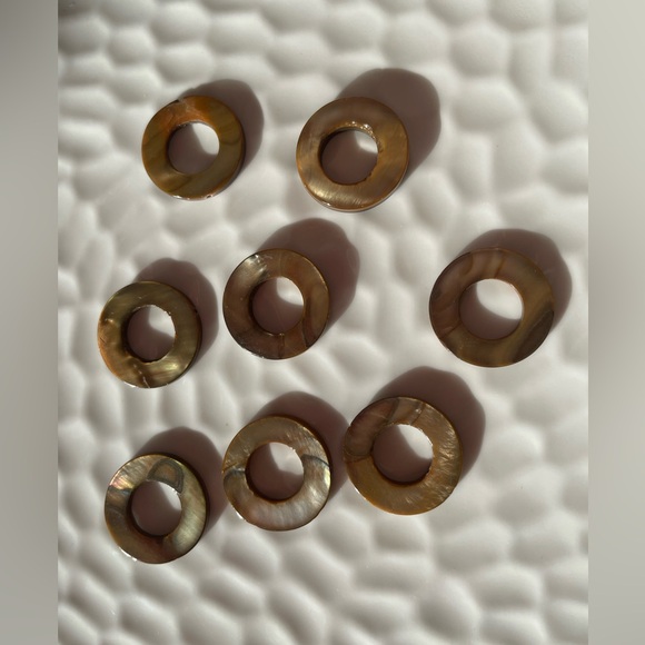 8 Stunning Round Brown 20mm Donut Shell Beads for Jewelry Craft Making - Picture 3 of 5